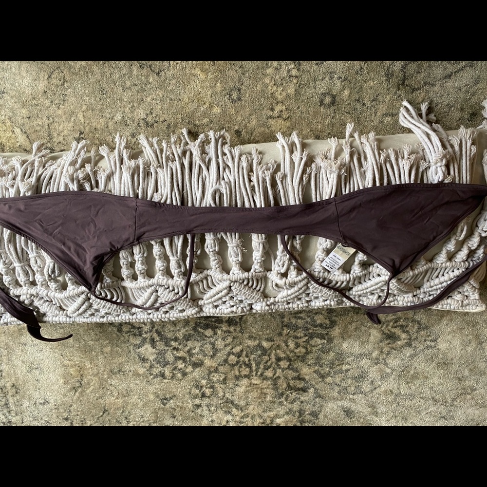 L Space bikini(top
only)